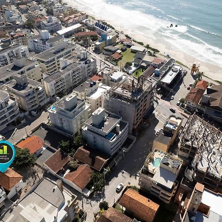 096C - Lindo Sobrado 02 Dormitorios Para Ate 06 Pessoas A Poucos Metros Do Mar Em Bombinhas Bagian luar foto